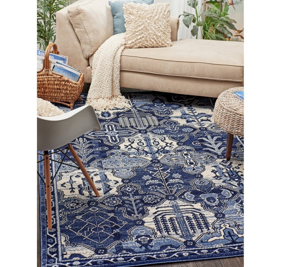 Ковер в гостиную голубой