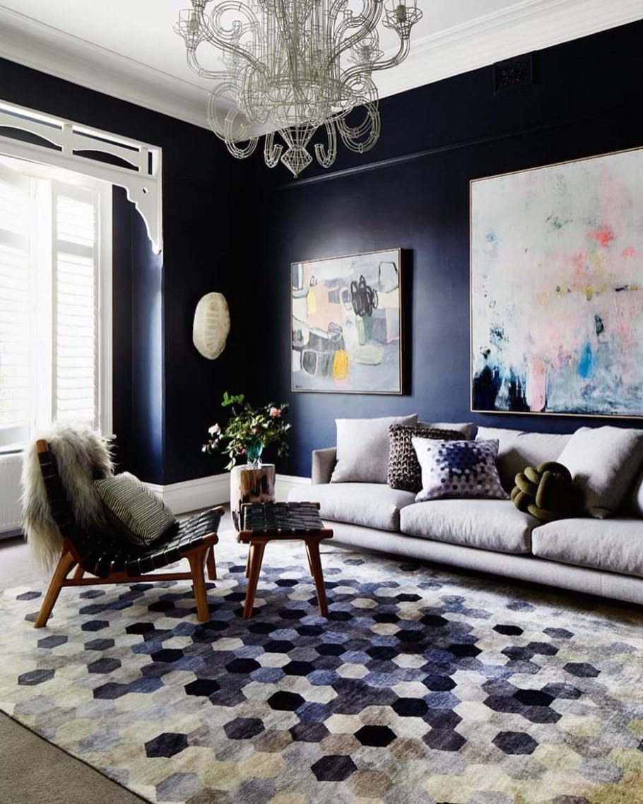 Темно синий интерьер