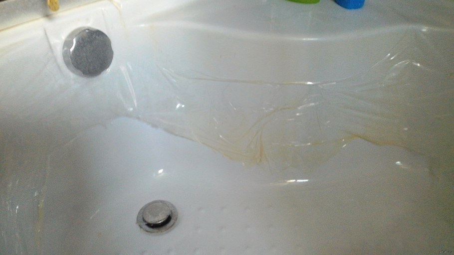 Пленка в поддоне душевой кабины