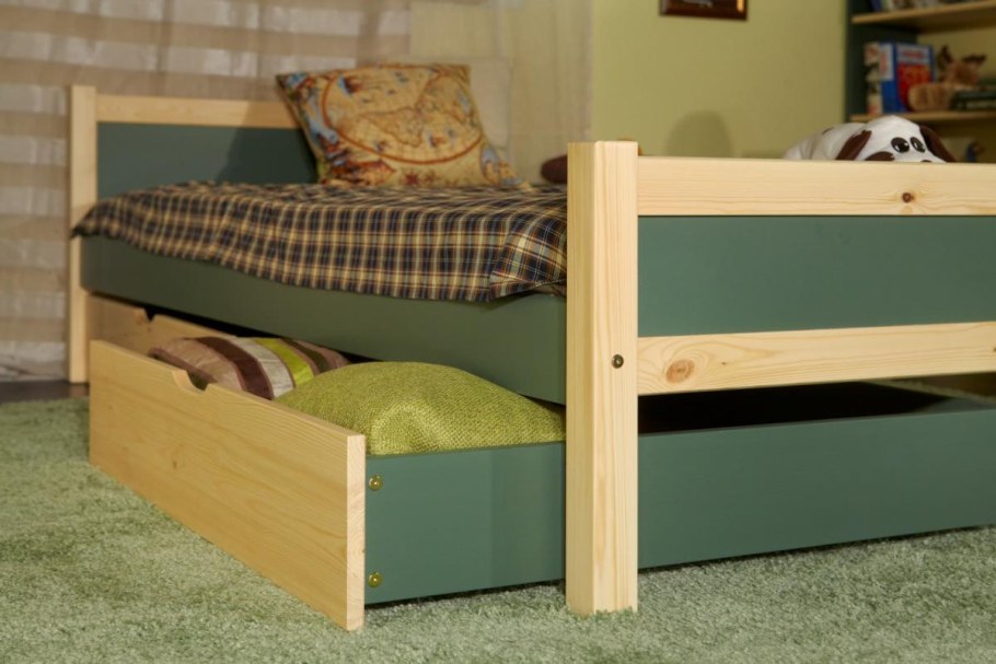 Детская кровать из брусков