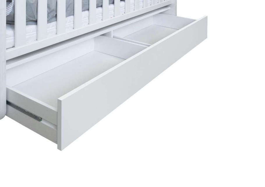 Кровать с выдвижными ящиками