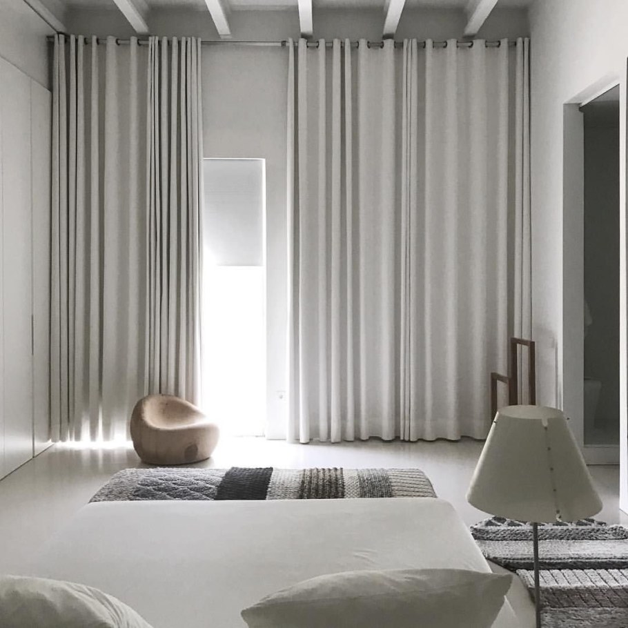 Шторы в минималистичном интерьере