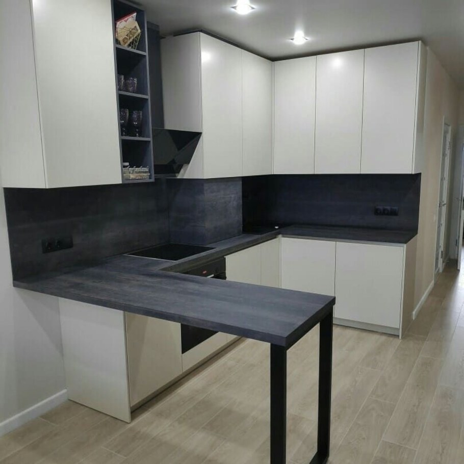 Кухни п-образные с барной стойкой