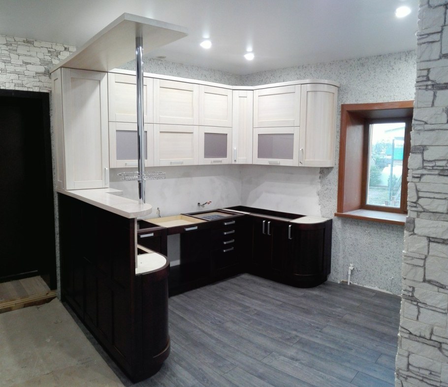 Угловые кухни с барной ст