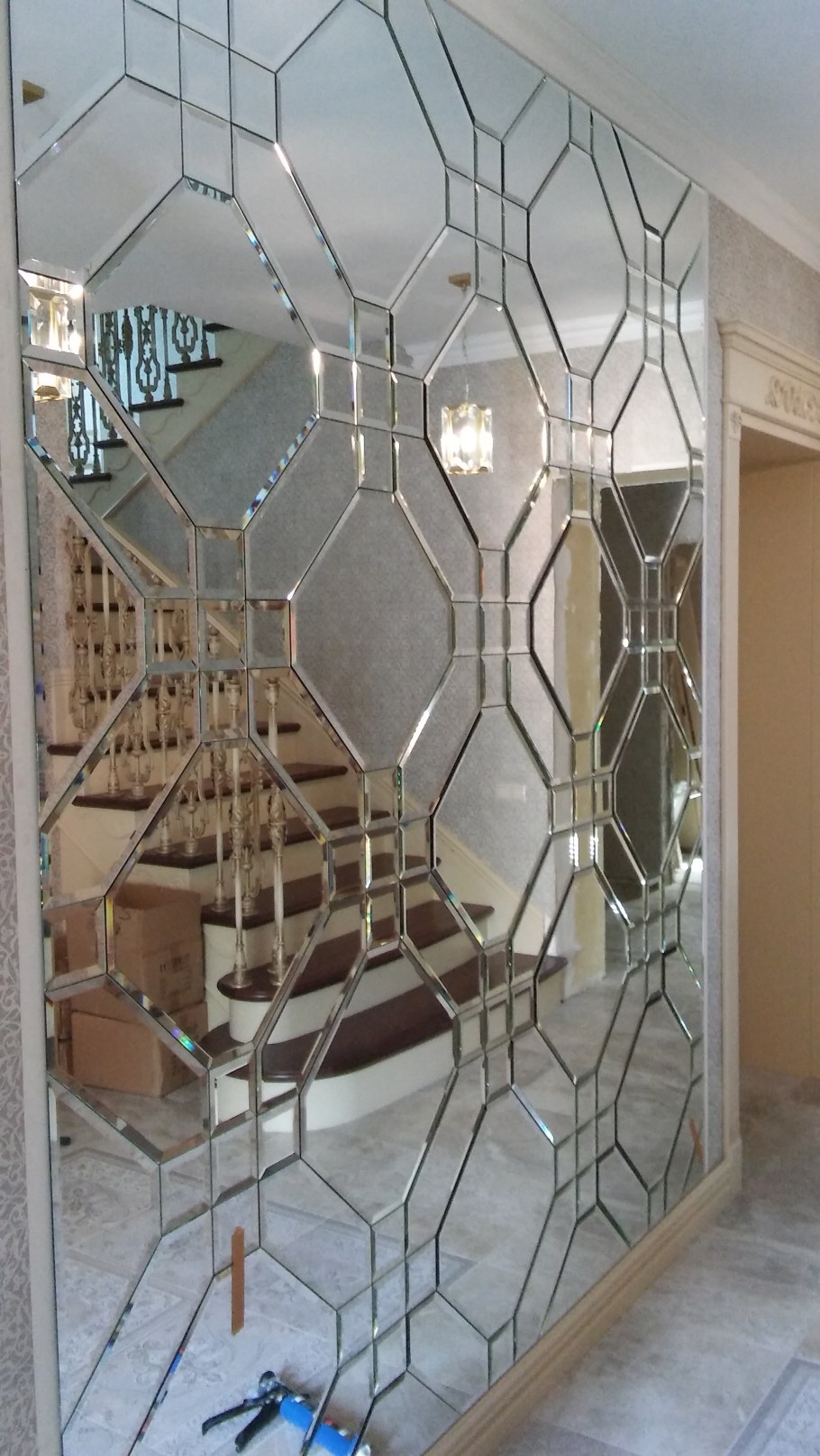 Зеркальная плитка с фацетом