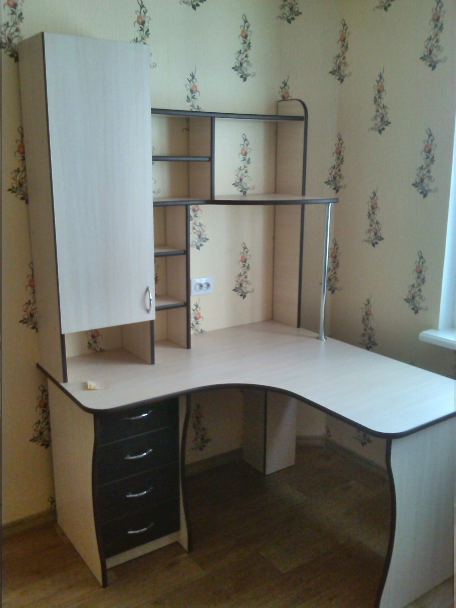 Компьютерный стол ск83