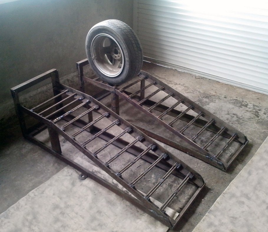 Мини-эстакада для автомобиля