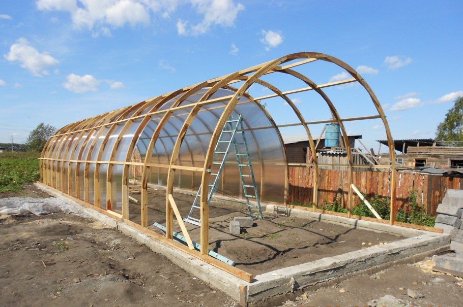 Деревянный каркас для теплицы