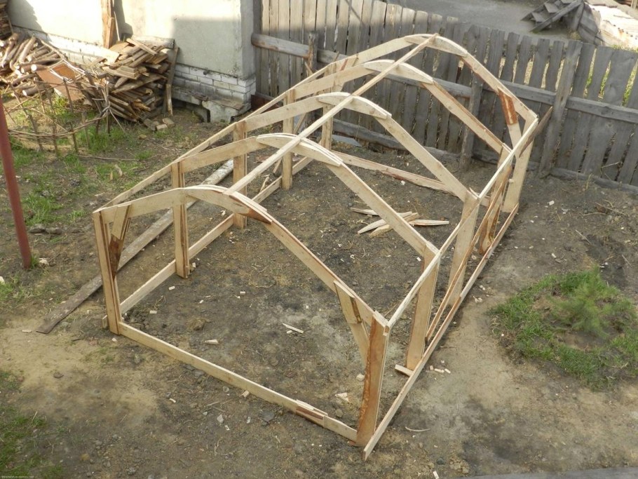 Парник из досок