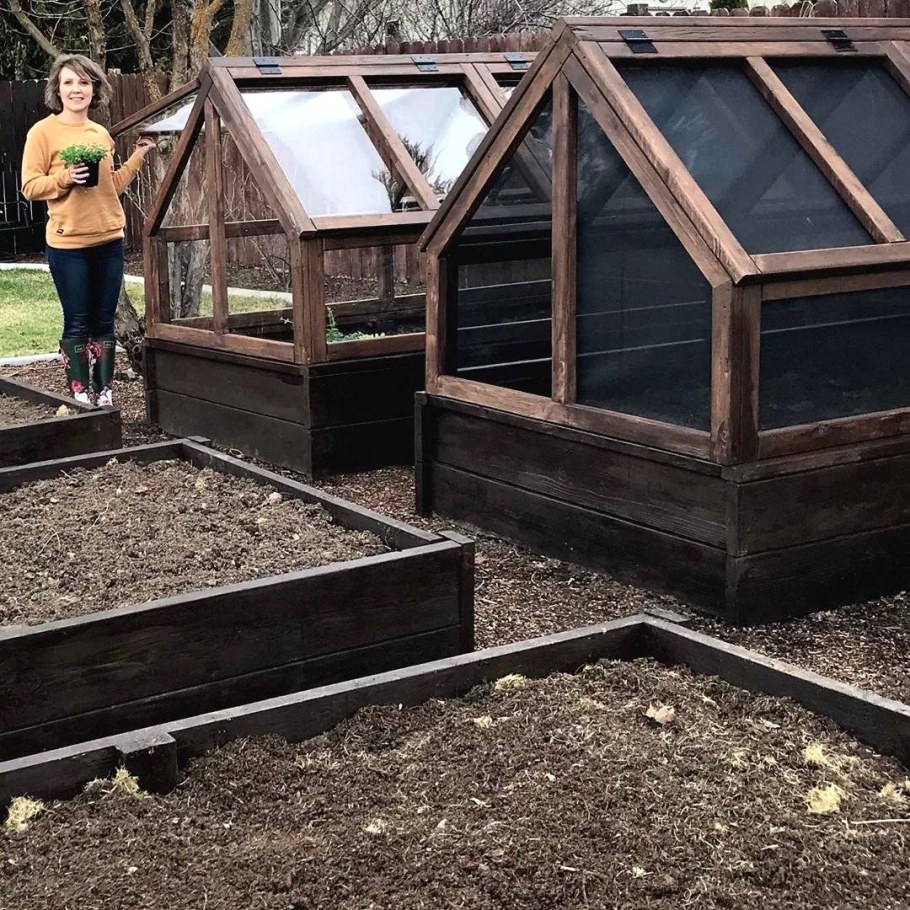 Парник деревянный