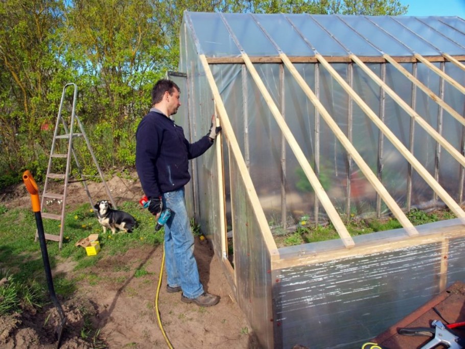 Парник деревянный