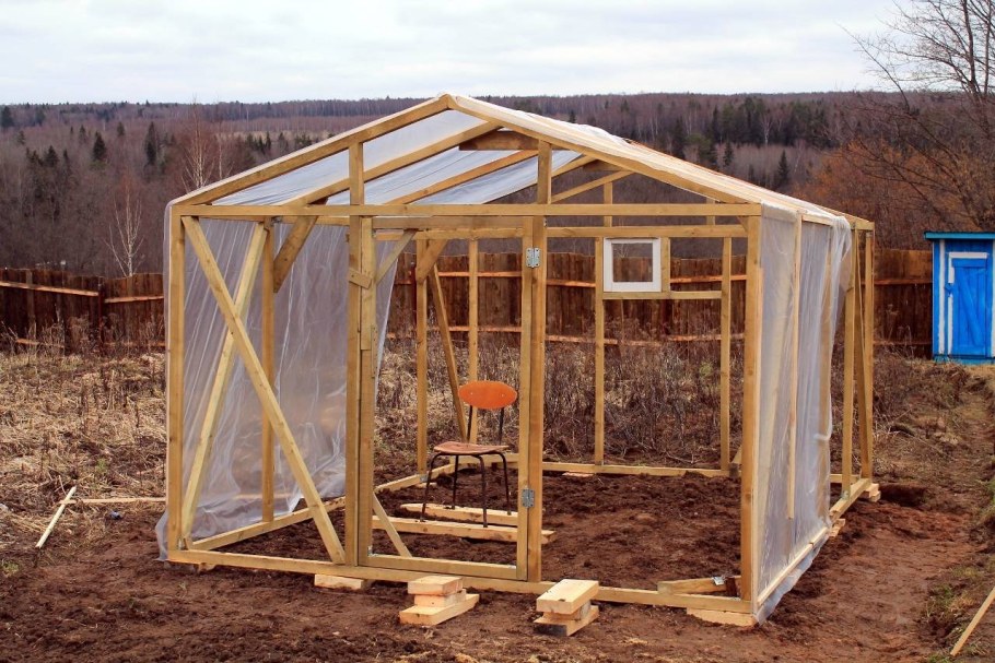 Деревянный каркас для теплицы