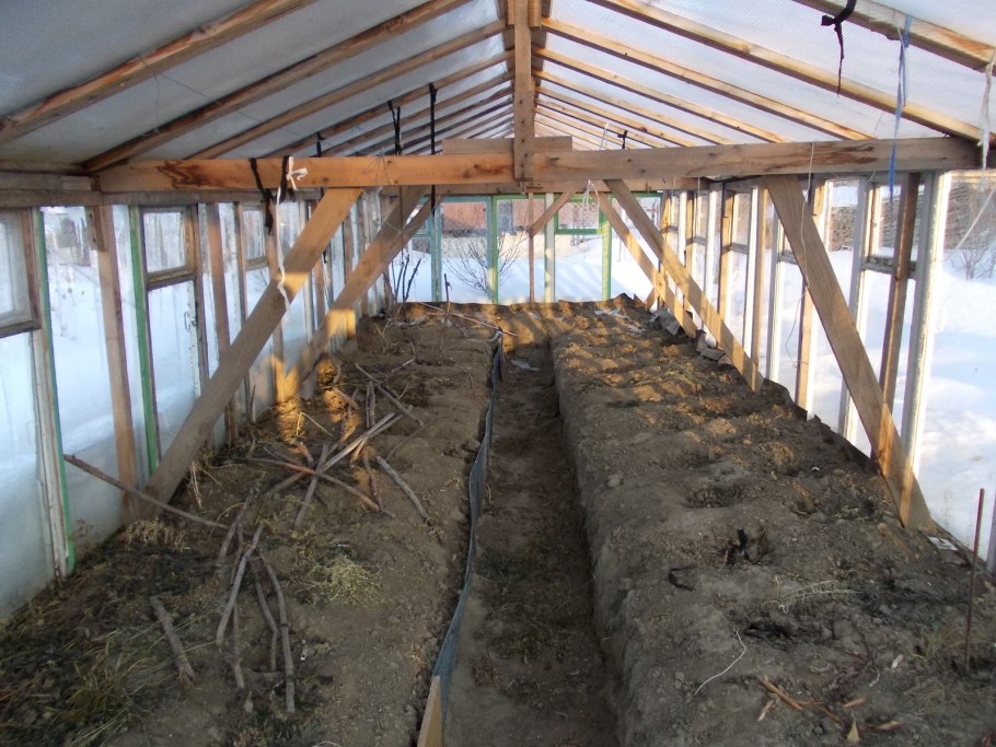 Зимняя теплица из дерева