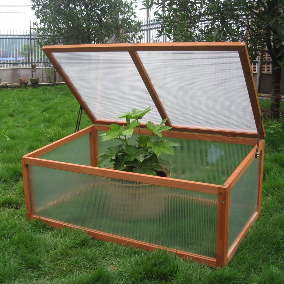 Парник деревянный