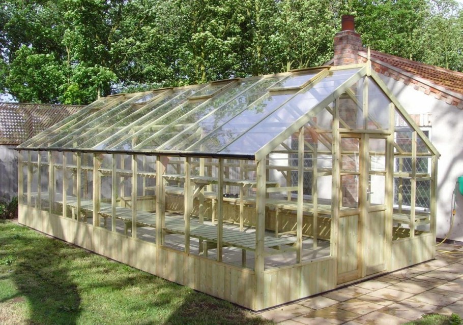 Парник деревянный