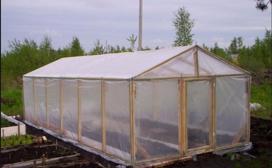 Теплица из пленки Светлица