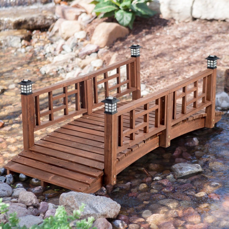 Мостик деревянный декоративный
