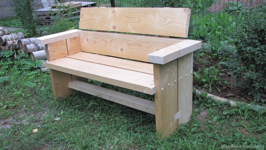 Деревянные скамейки со спинкой