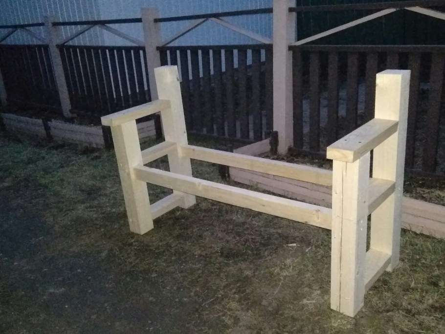 Самодельная скамейка для дачи