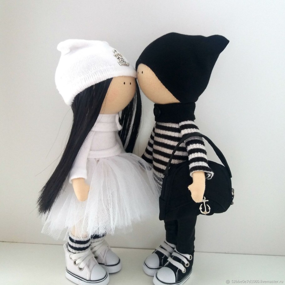 Кукла Снежка большеножка