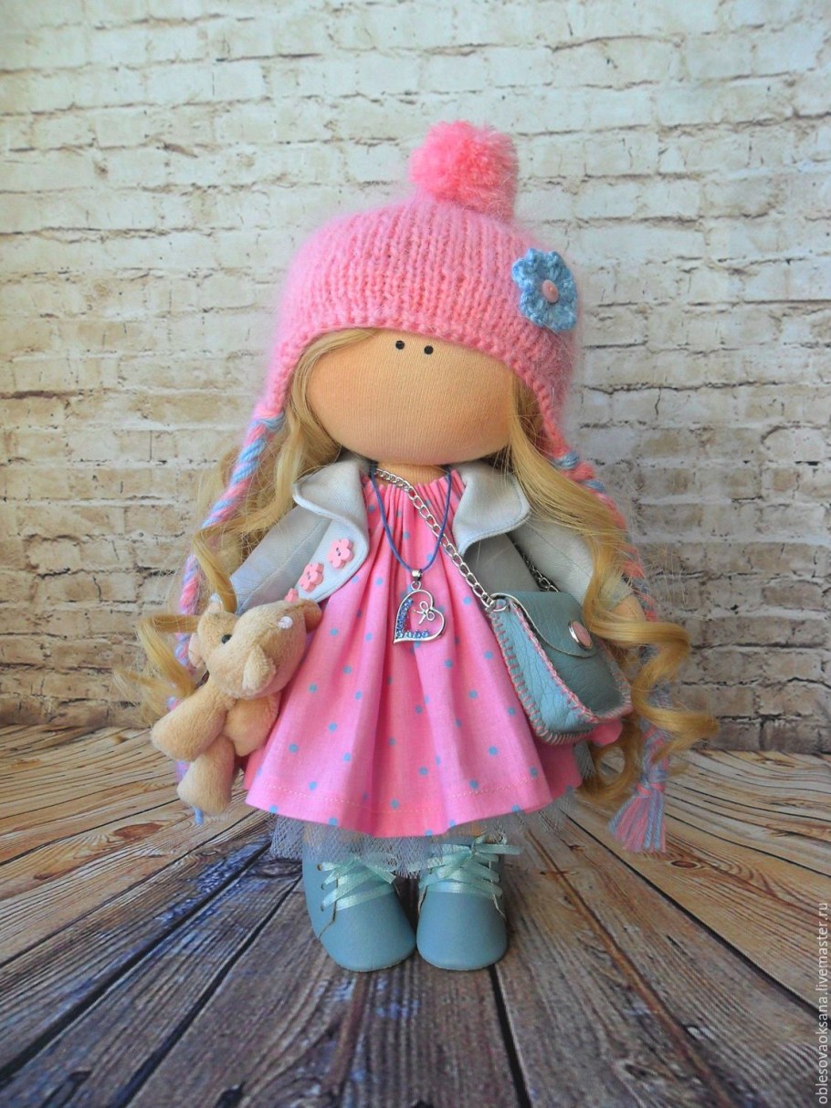 Кукла Снежка большеножка