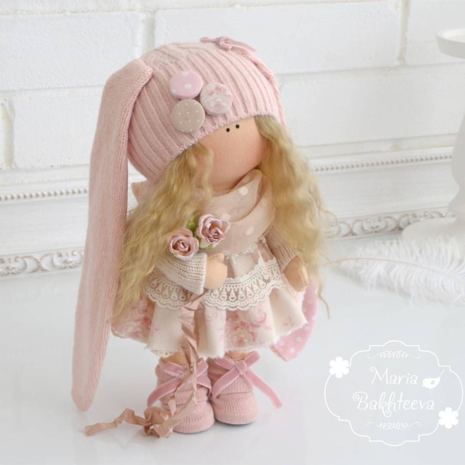 Текстильная кукла Снежка