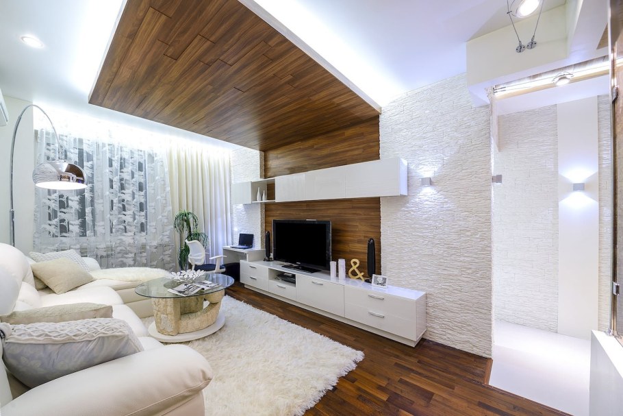 Стена из ламината в интерьере гостиной