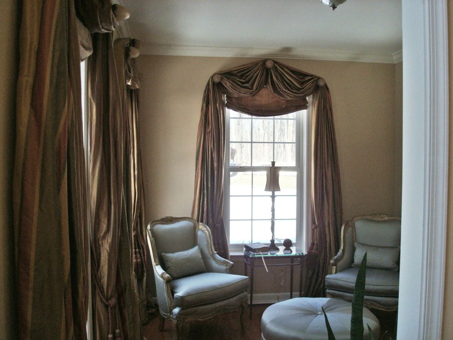 Карниз для арочного окна