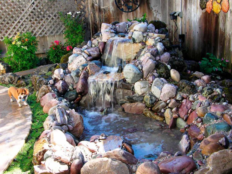 Альпийская горка с прудиком и водопадом