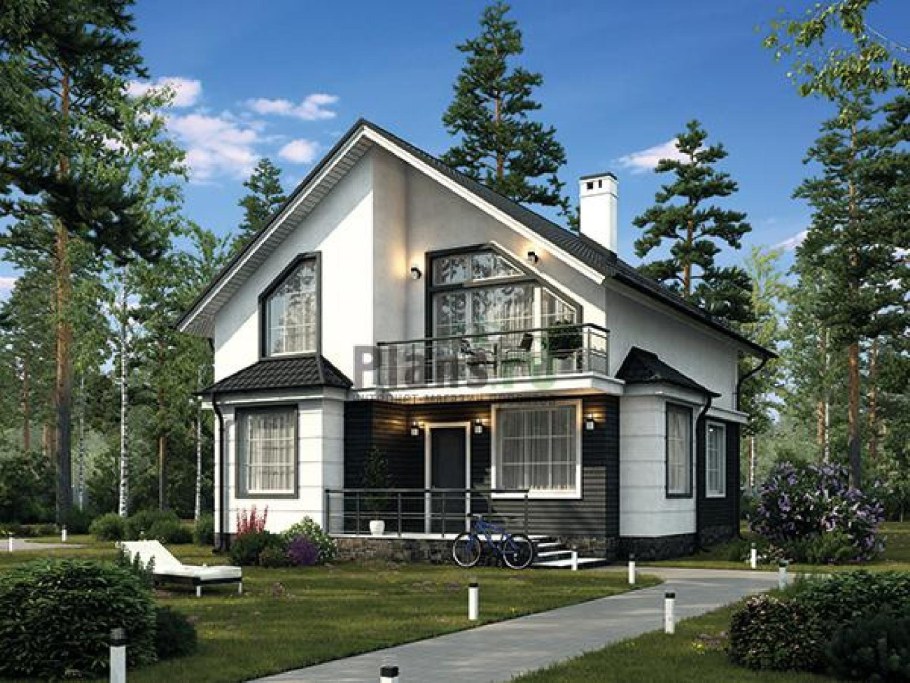 Двухэтажный дом с балконом