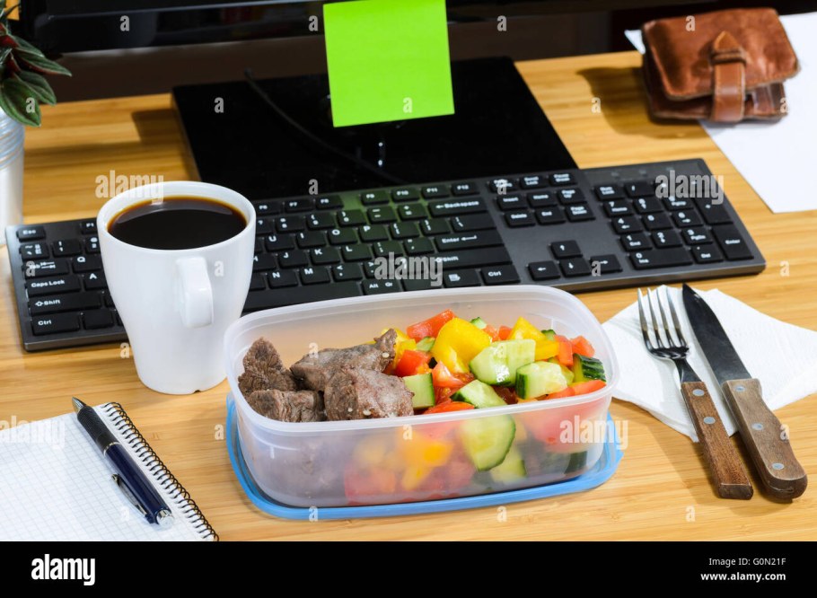 Обед в офисе