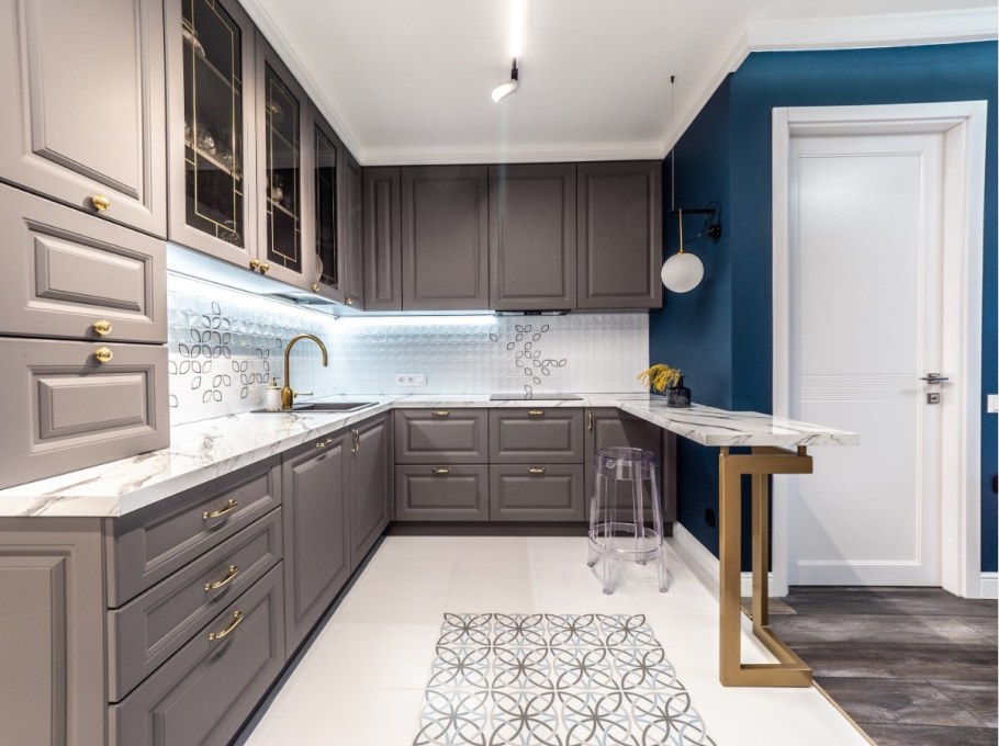 Нео серая кухня Неоклассика