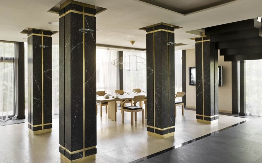 Колонна в стиле ар деко