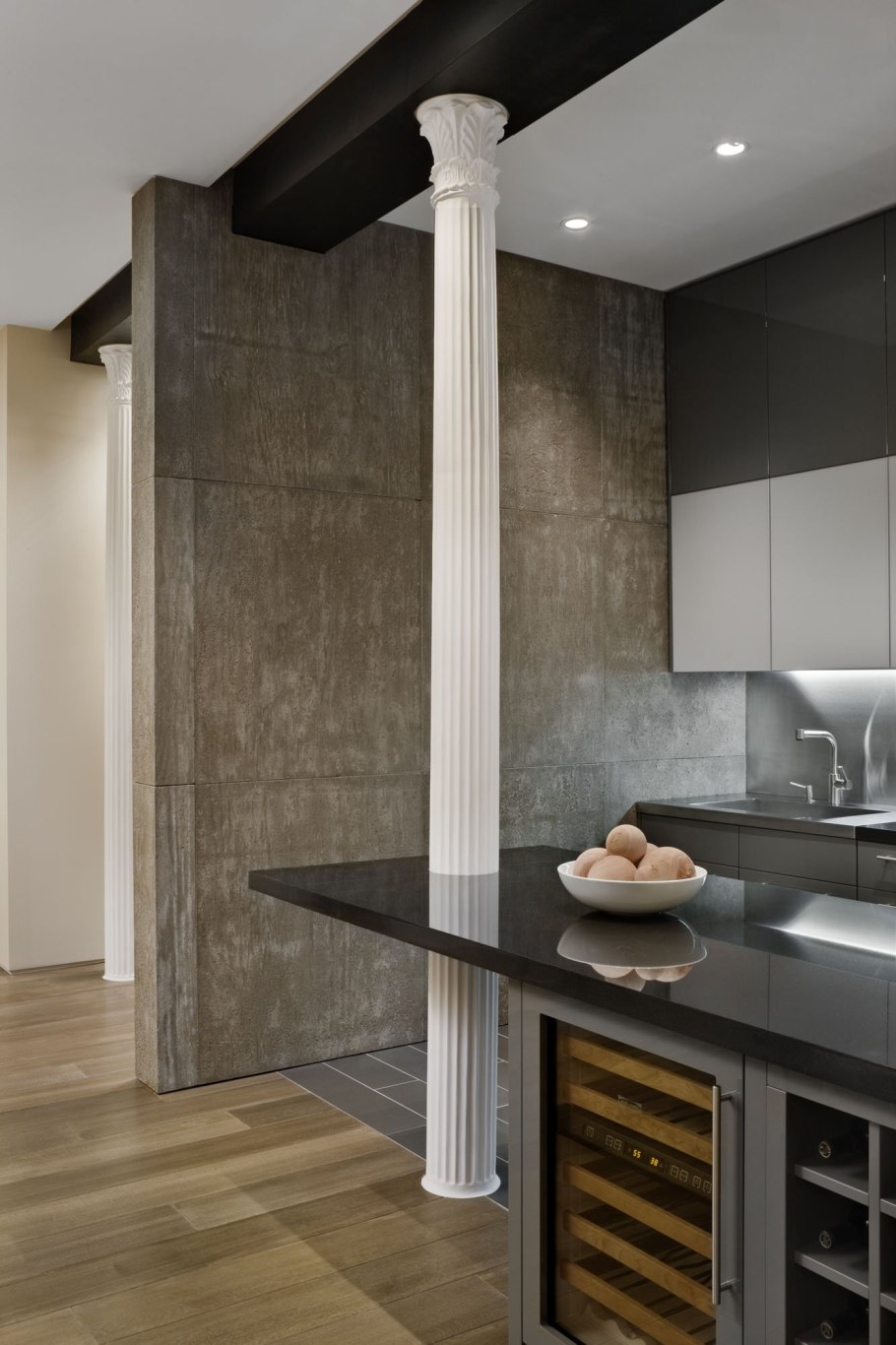 Коллона в интерьер кухни