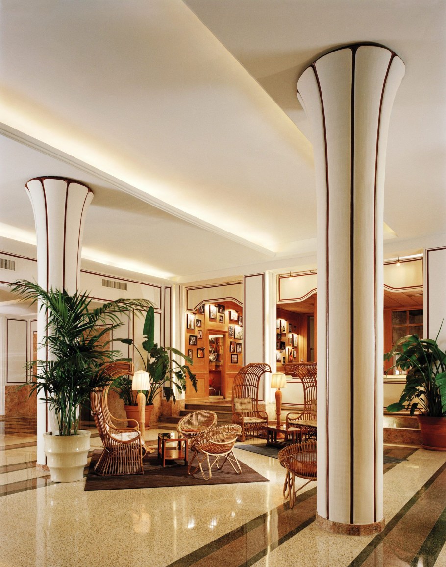 Колонны в современном интерьере