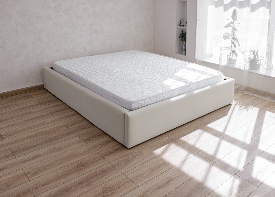 Кровать с изголовьем 160*200