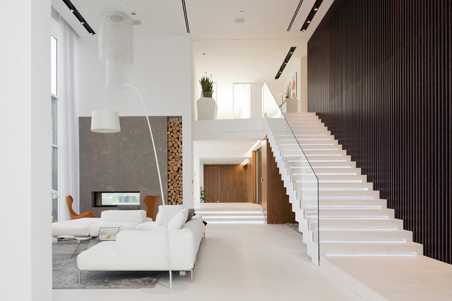 Лестница в интерьере дома