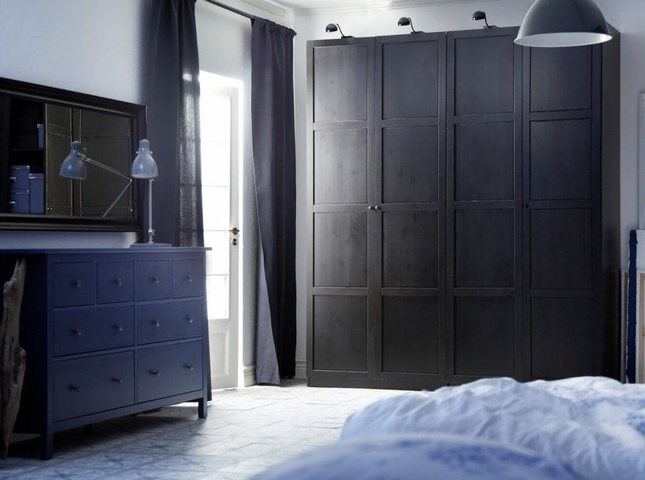 Шкаф БЕРГСБУ икеа