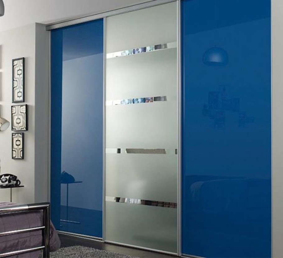 Синяя спальня со шкафом купе