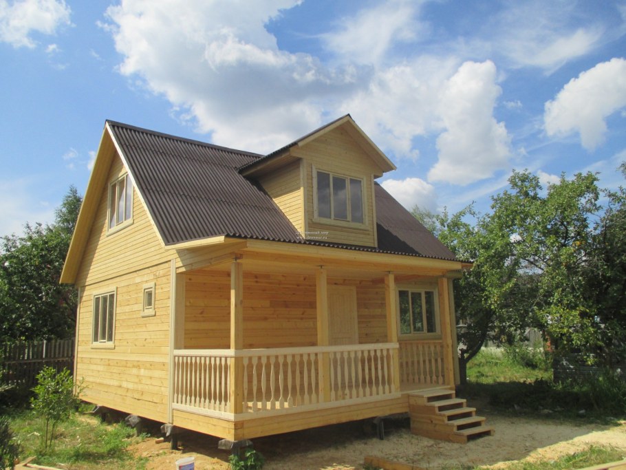 Дачный домик из бруса
