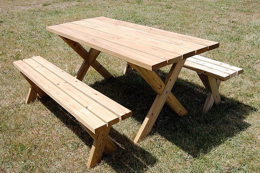 Стол дачный деревянный