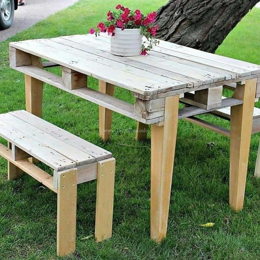 Стол из поддонов