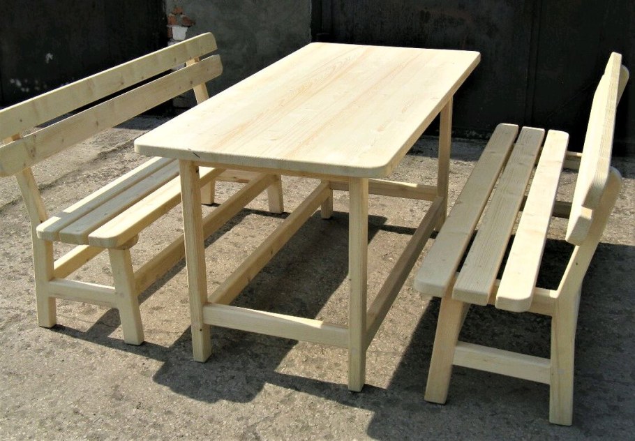 Беседка со столом и скамейками