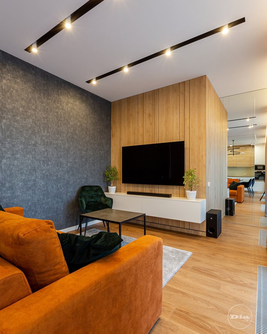 Современный потолок в гостиной