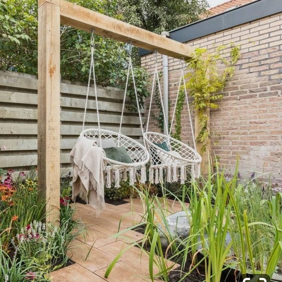 Пергола на дачном участке