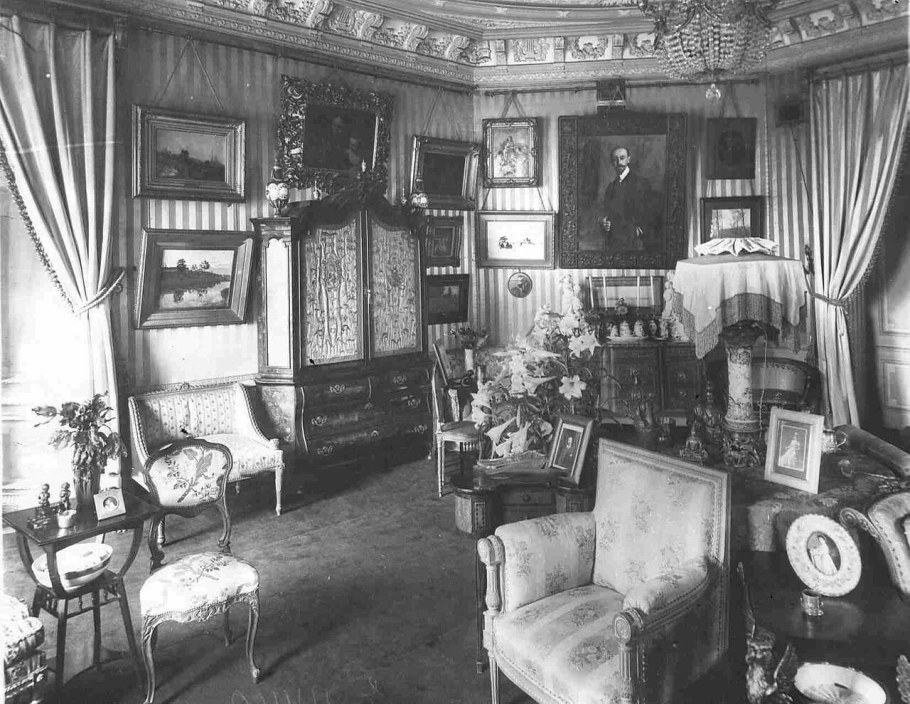 Интерьер гостиной 19 века
