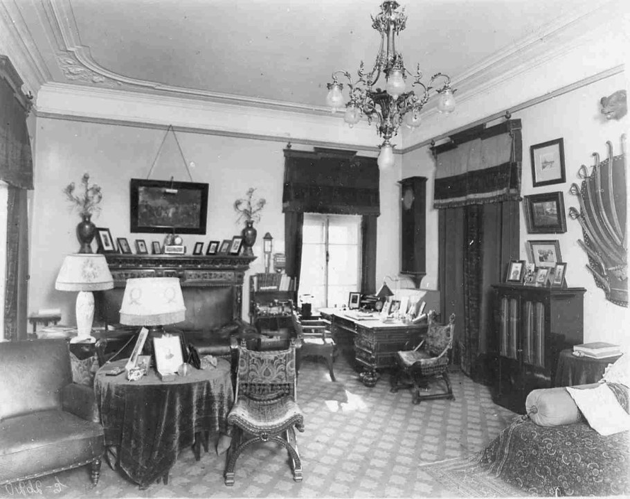 Комната конца 19 века