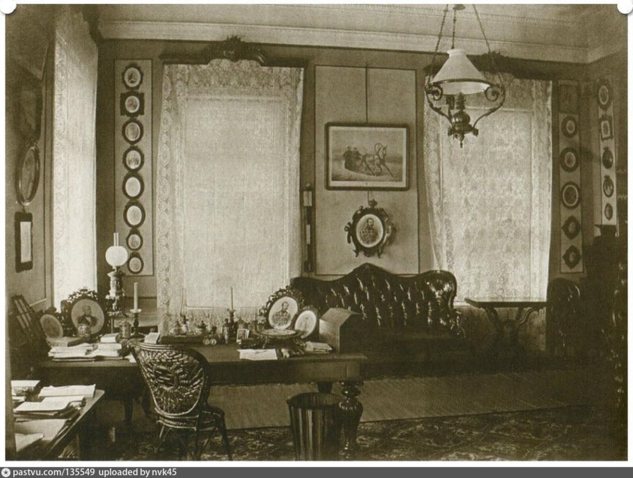 Кабинет Петербургского высокого чиновника 19 век