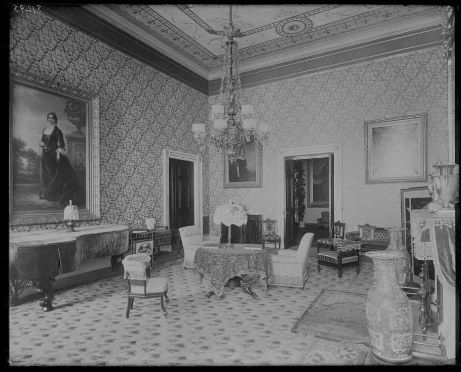 Интерьер 19 века