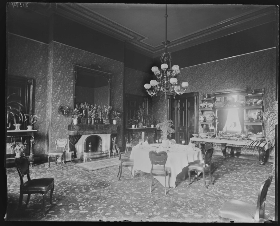 Комната начала 20 века